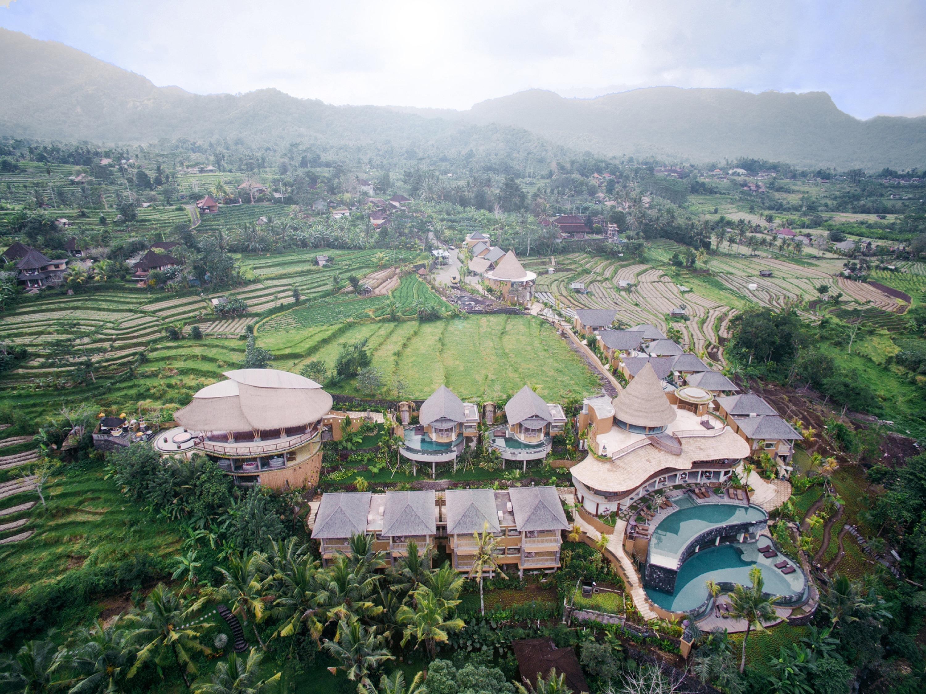 Отель Wapa Di Ume Sidemen Сидемен Экстерьер фото Aerial view of the resort