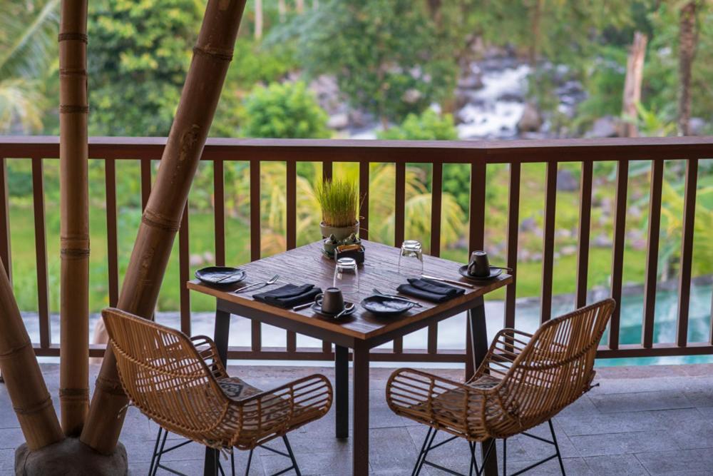 Отель Wapa Di Ume Sidemen Сидемен Экстерьер фото The restaurant at the resort