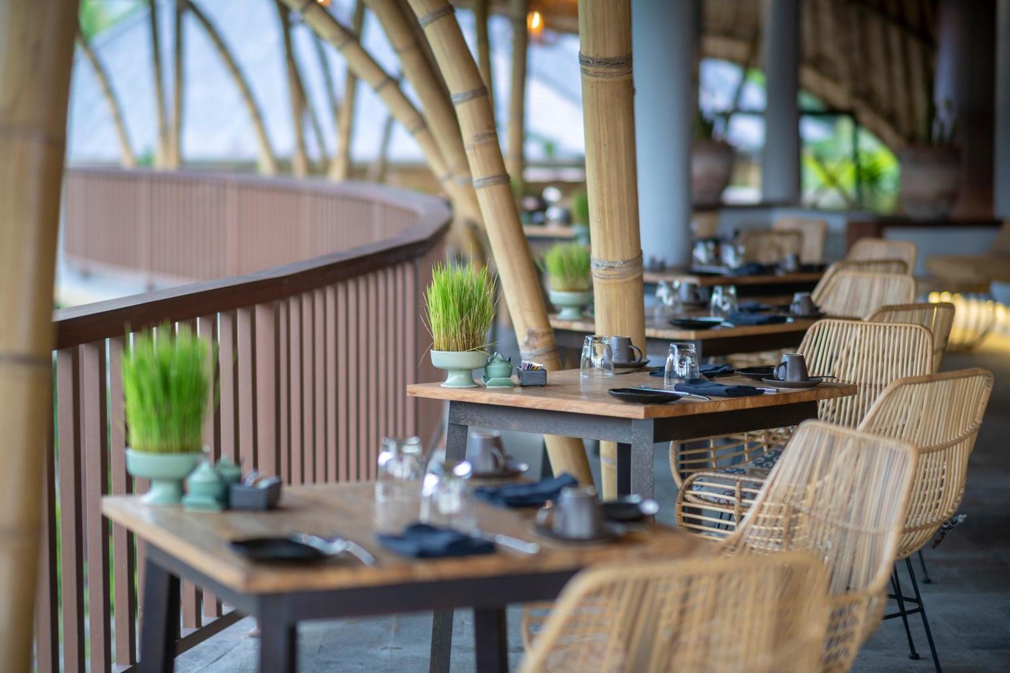 Отель Wapa Di Ume Sidemen Сидемен Экстерьер фото The restaurant at the resort