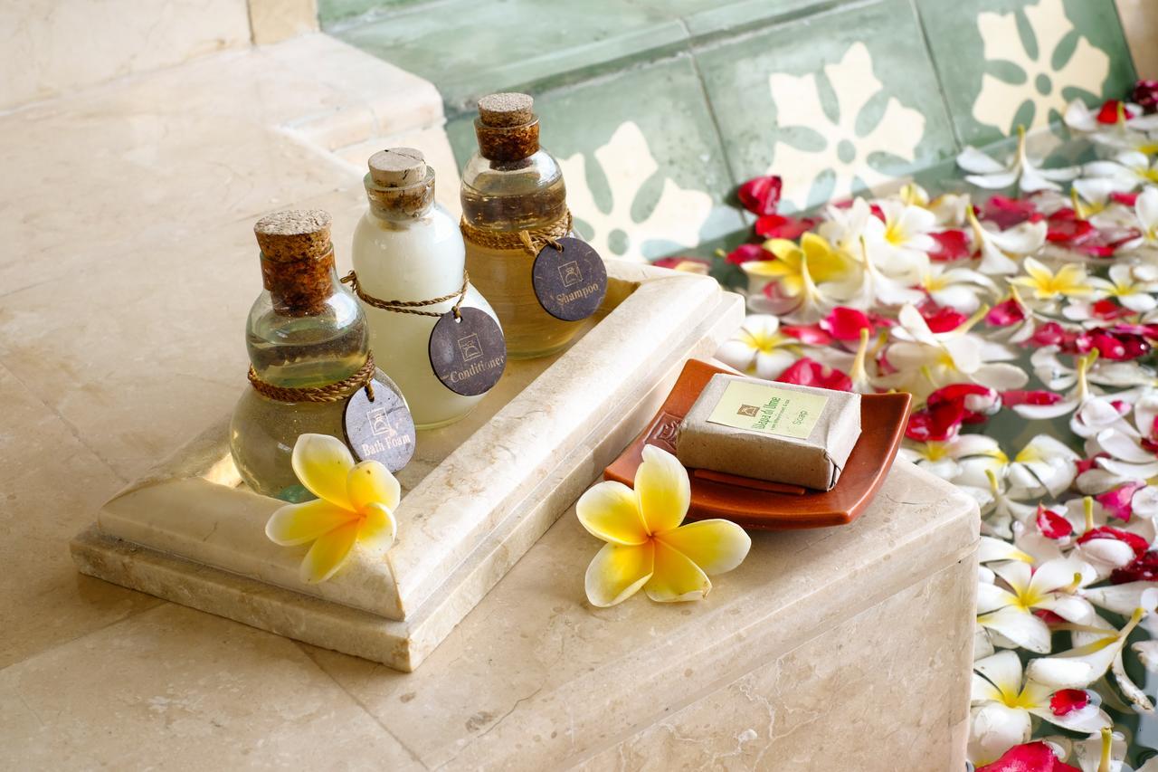Отель Wapa Di Ume Sidemen Сидемен Экстерьер фото Spa amenities